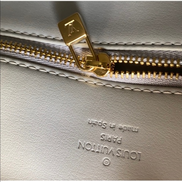 Authentic Louis Vuitton Houston Vernis Tote Bag Excl.1680$ - Picture 5 of 6